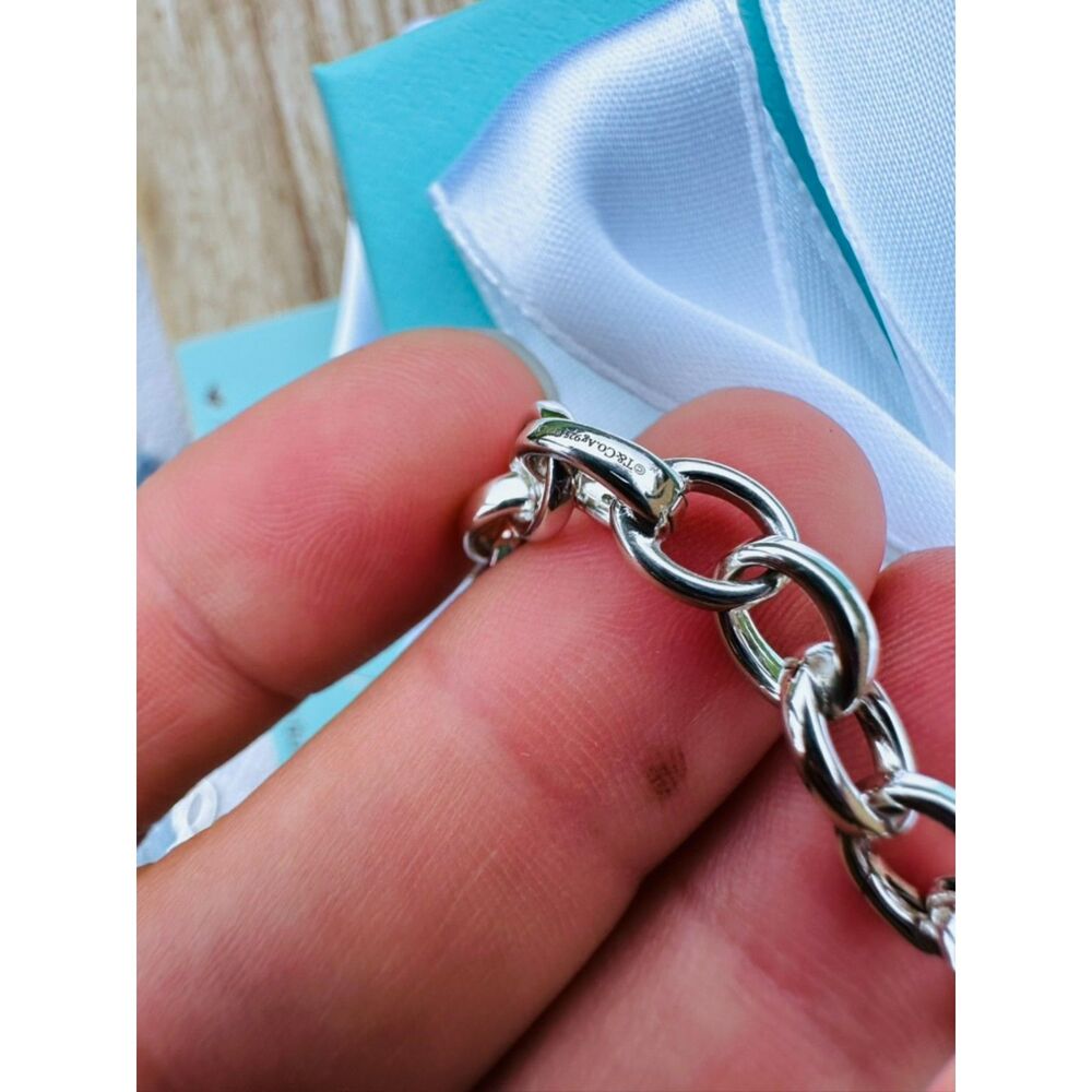 Tiffany & Co Oval Link Bracelet in Silver, 8 inch - Picture 5 of 6